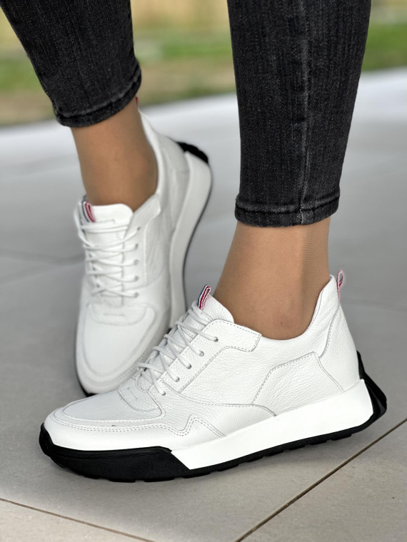 Białe sneakersy damskie OLEKSY ze skóry naturalnej polskiej produkcji Białe sneakersy damskie OLEKSY ze skóry naturalnej polskiej produkcji