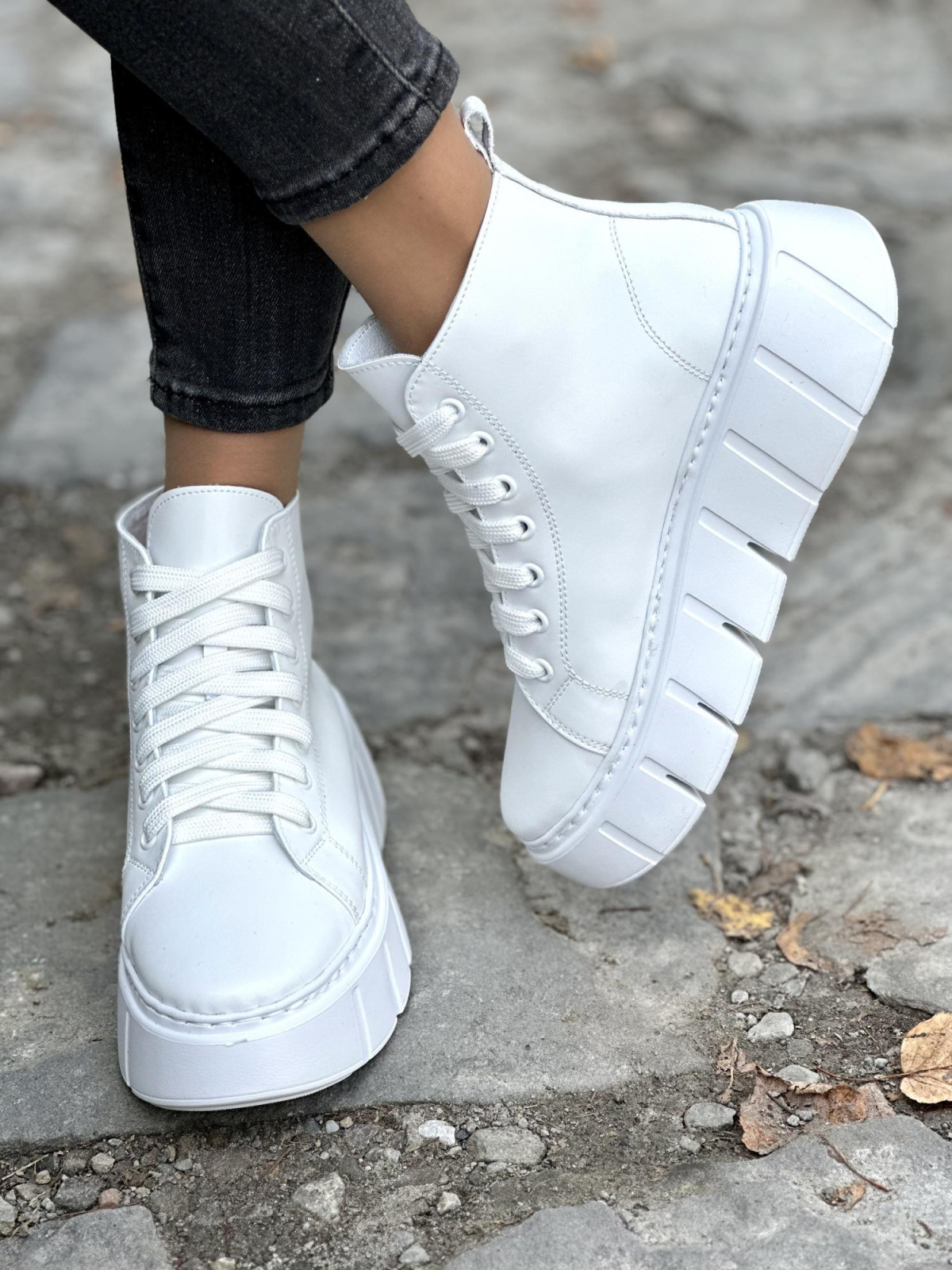 Białe sneakersy damskie skórzane OLEKSY polskiej produkcji