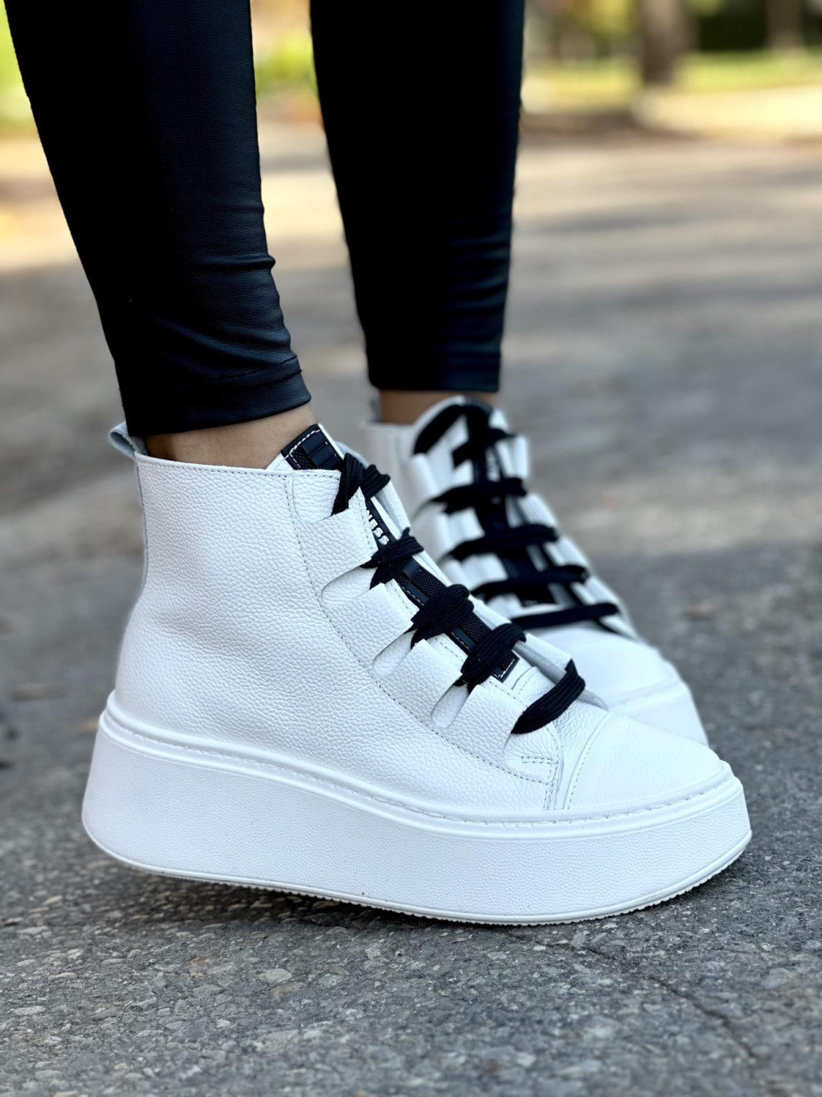 Sneakersy OLEKSY ze skóry naturalnej, Polskiej produkcji