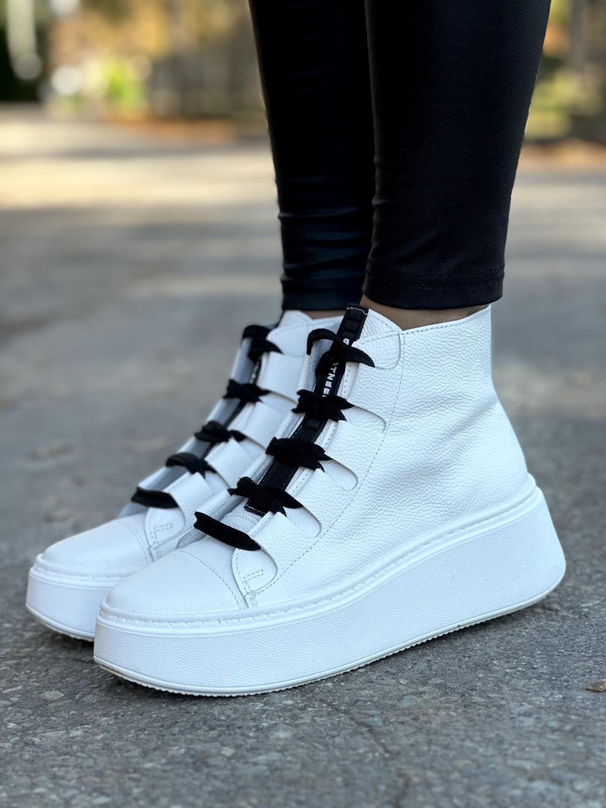 Sneakersy OLEKSY ze skóry naturalnej, Polskiej produkcji