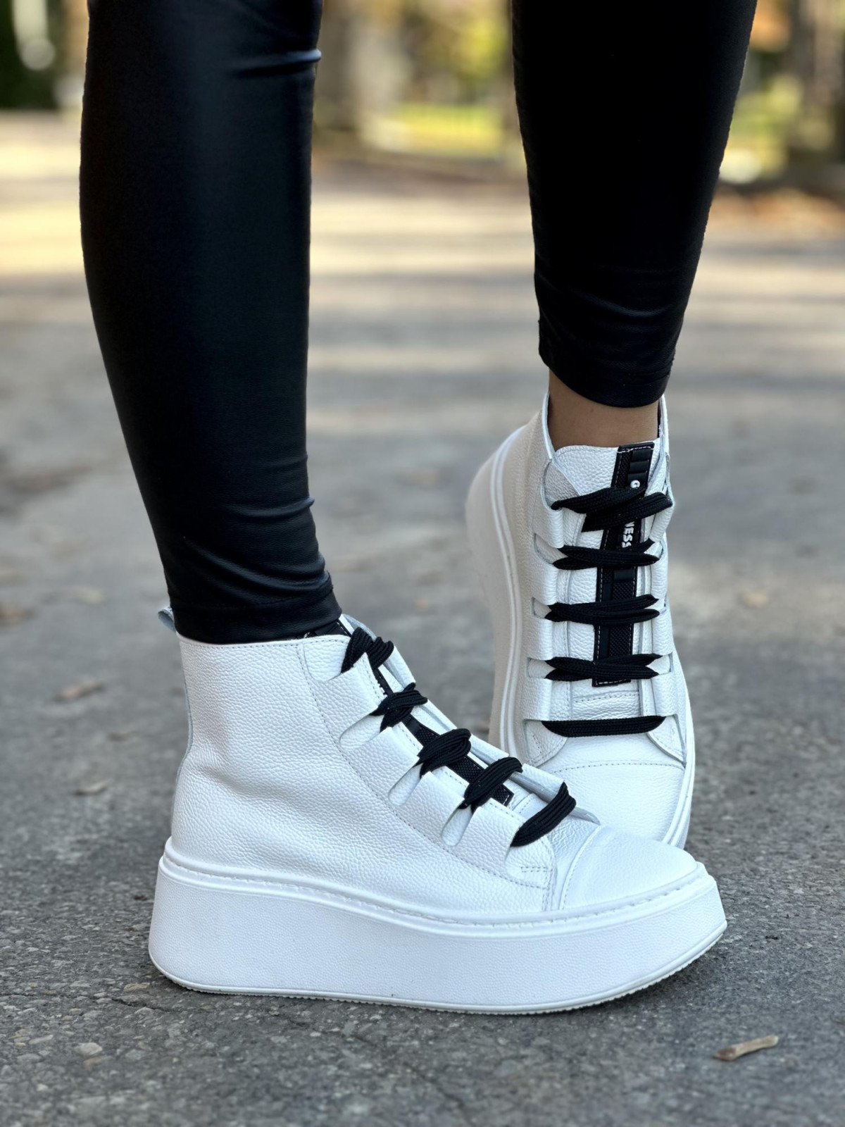 Sneakersy OLEKSY ze skóry naturalnej, Polskiej produkcji