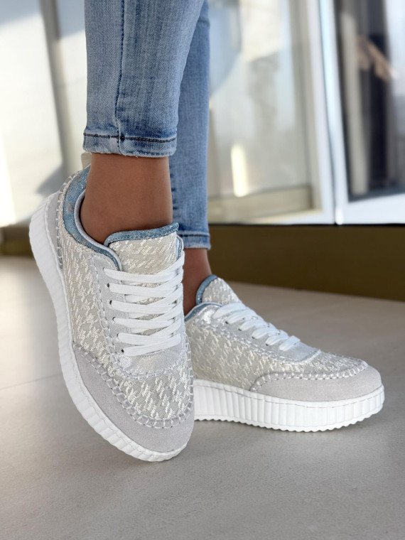 Sneakersy ze skóry w połączeniu z modnym materiałem Sneakersy ze skóry w połączeniu z modnym materiałem