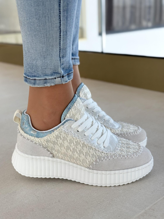 Sneakersy ze skóry w połączeniu z modnym materiałem Sneakersy ze skóry w połączeniu z modnym materiałem
