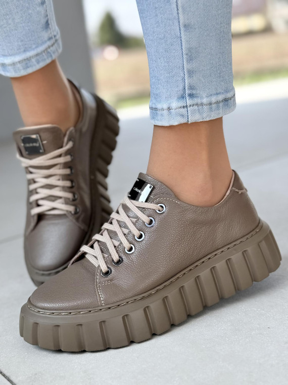 Sneakers ze skóry naturalnej OLEKSY Polskiej produkcji Sneakers ze skóry naturalnej OLEKSY Polskiej produkcji